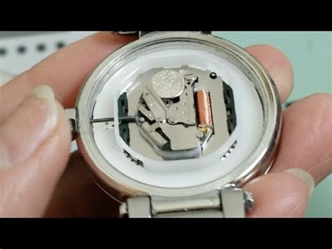 Tips & Tricks On How To Change MK Michael Kors Watch Battery!